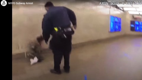 El pasajero fue tumbado al suelo