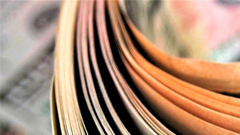 Estas acciones te acercarán más a tu meta de ahorrar $500 dólares al mes.