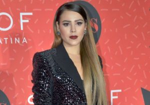 Terminada su cuarentena, Danna Paola se va a la playa y se luce en bikini blanco