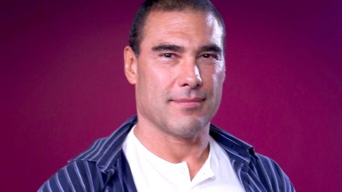 Eduardo Yáñez sufrió tanto con su alcoholismo que llegó a beber productos químicos y hasta trató de suicidarse.