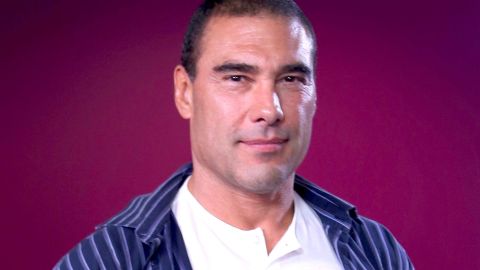 Eduardo Yáñez sufrió tanto con su alcoholismo que llegó a beber productos químicos y hasta trató de suicidarse.