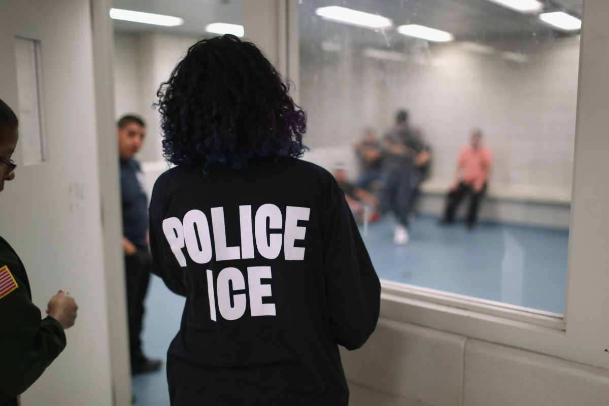 ICE tiene a más de 21,000 personas bajo custodia.