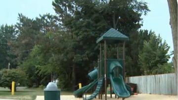Un parque infantil del área residencial fue la escena del crimen.