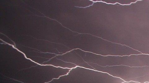 Los rayos suelen alcanzar al objeto más cercano que esté al aire libre.