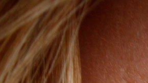 Hay algunas formas en que te puedes proteger de esta luz de los monitores.