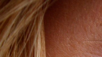 Hay algunas formas en que te puedes proteger de esta luz de los monitores.