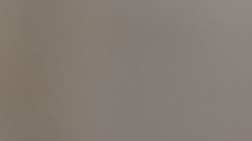 Zuckerberg se puso una enorme cantidad de protector solar en el rostro mientras surfeaba en Hawái.