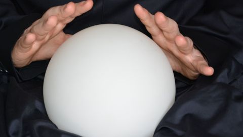 Bola de cristal para adivinar el futuro.