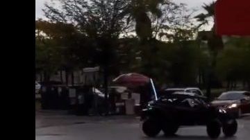 Algunos de los turistas viajaban en camionetas todoterreno.