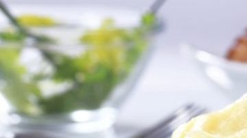 Puré cremoso solo con leche y mantequilla o puedes agregar yogur.