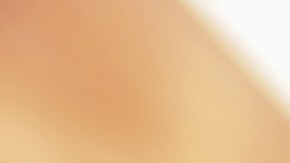 Cuenta con más de 800,000 seguidores en Instagram.