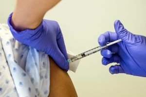 Pfizer pedirá aprobación de su vacuna contra el coronavirus de manera inminente