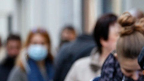 Los jóvenes asintomáticos podrían estar impulsando la infección sin saberlo.