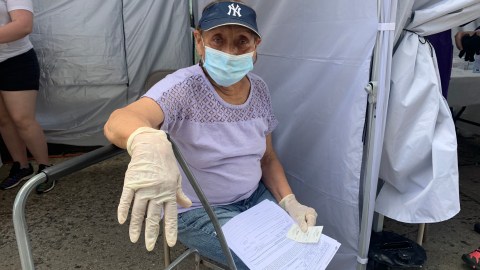 La boricua Manuela Fuentes, de 83 años, quien dio negativo a la prueba de COVID-19, asegura que la clave está en auto-cuidarse