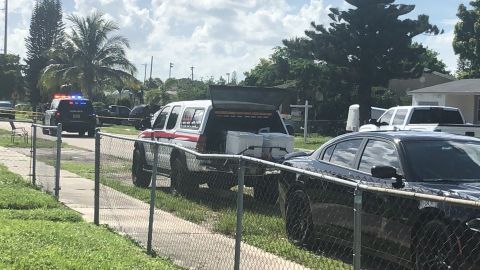 La policía estuvo varias horas investigando en la zona del tiroteo.