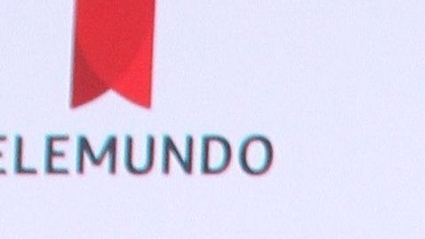 Eugenio Derbez con su esposa Alessandra Rosaldo y sus hijos Aislinn, Vadhir y José Eduardo Derbez.