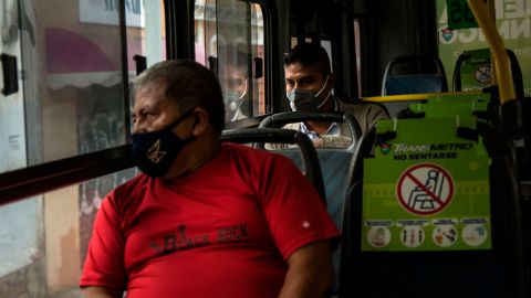 Expertos destacan que todavía no ha habido ningún gran brote ligado al transporte público.