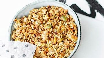 Los cultivos vivos o probióticos pueden mejorar la microbiota intestinal.