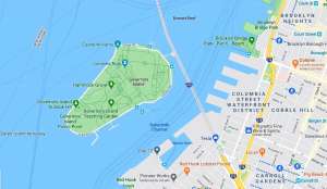 Rescatan cadáver de mujer flotando en la costa de Brooklyn