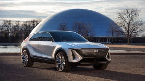 Cadillac LYRIQ pairs next-generation battery technology with a bold design statement which introduces a new face, proportion and presence for the brand’s new generation of EVs.
Images display show car, not for sale. Some features shown may not be available on actual production model.