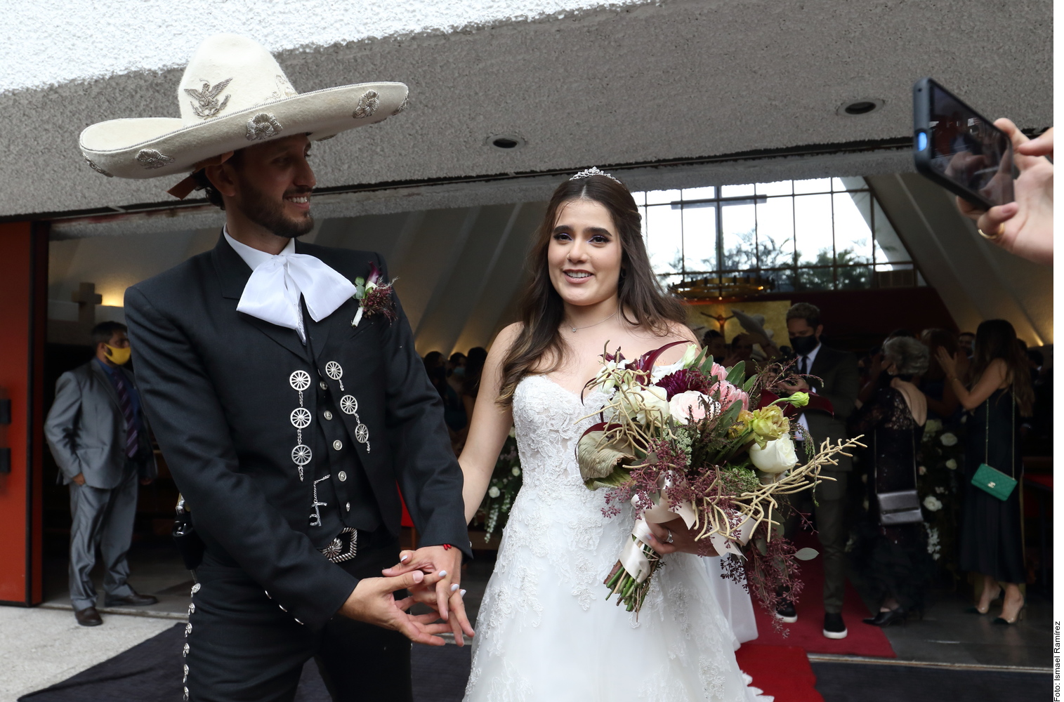 This was Camila Fernández's wedding: “El Potrillo” sang to the bride and groom