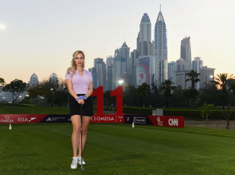 Paige Spiranac La Golfista Más Sexy Del Mundo Enseña A Hacer Un Golpe