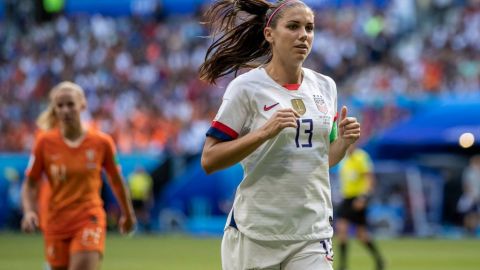 Alex Morgan en un partido con Estados Unidos.