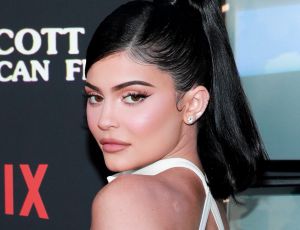 Kylie Jenner deslumbra con botas altas y un sexy body de animal print