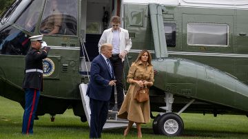 La familia Trump viajó a Nueva York el sábado para que el presidente visitara a su hermano Robert, quien murió ese día.