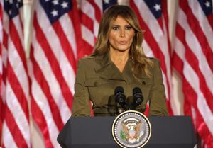 Melania Trump afirma defender la democracia y "elecciones justas" sin conceder triunfo a Trump