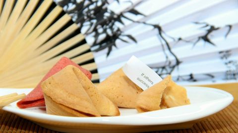 Los fabricantes chinos comenzarían a hacerse cargo de la producción de galletas de la fortuna durante la Segunda Guerra Mundial.