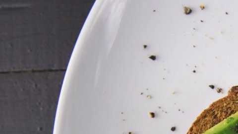 Los huevos son fuente de proteína, te ayudan a perder peso y dormir mejor,