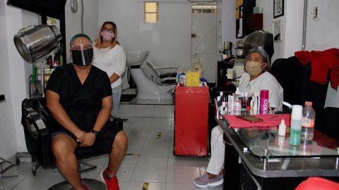 A la espera de clientela en Estética Luz.