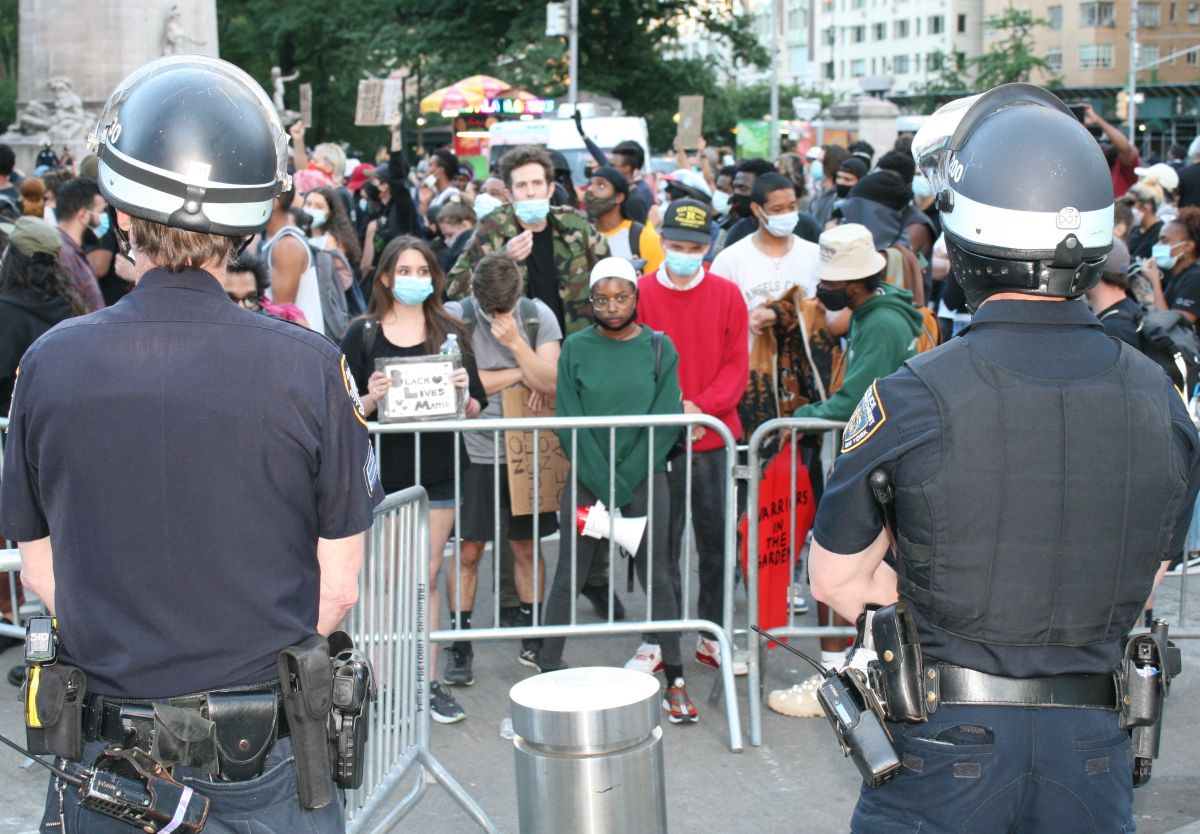 Según la demanda, el NYPD repelió con excesiva fuerza las manifestaciones del movimiento Black Lives Matter. ARCHIVO