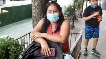 La mexicana Ligia Estington siente temor de enviar a sus dos hijos a la escuela por temor a contagios.