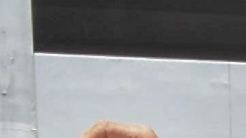 Maripily Rivera jala su tanga y muestra las curvas.