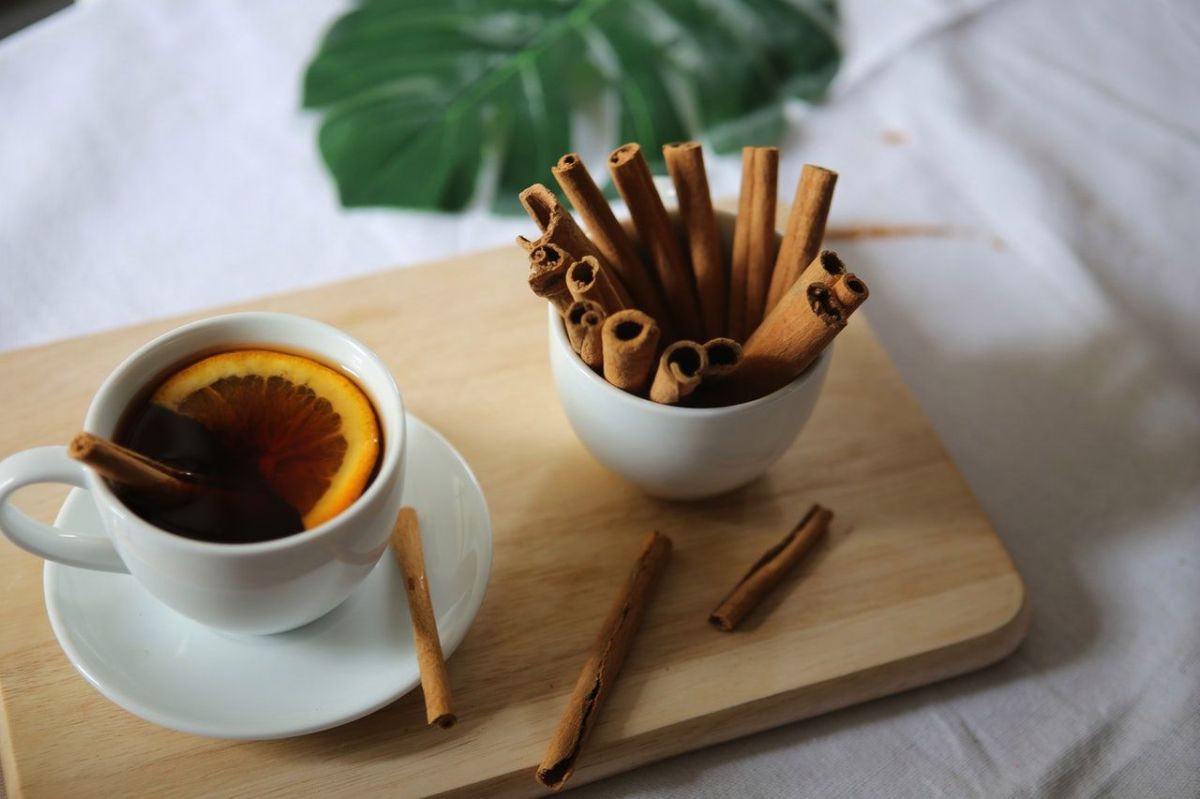 Delicioso té de canela y miel, ayuda a mejorar la digestión, acelera el metabolismo y fortalece al sistema inmune.