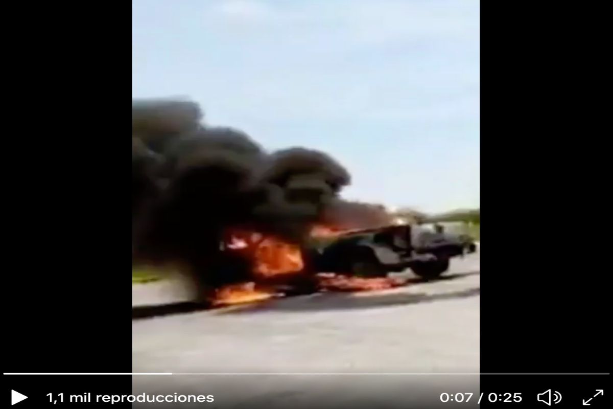 VIDEO: Cártel del Noreste secuestra a trabajadores de Pemex y quema camioneta donde viajaban