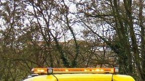 Si requieres trasladar tu auto en grúa, procura que el operador use el dispositivo de enganche del auto para evitar daños en la estructura.