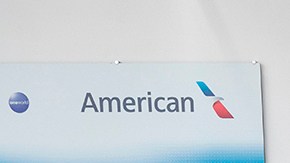 Varias aerolíneas se han visto obligadas a suspender o despedir a buena parte de su personal.