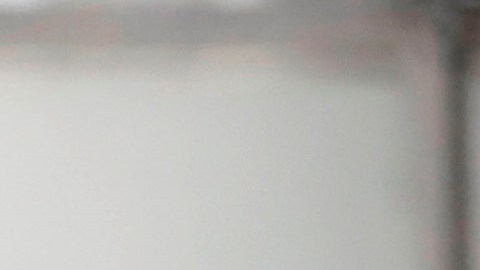 La enfermera no atendió sus molestias físicas por el exceso de trabajo.