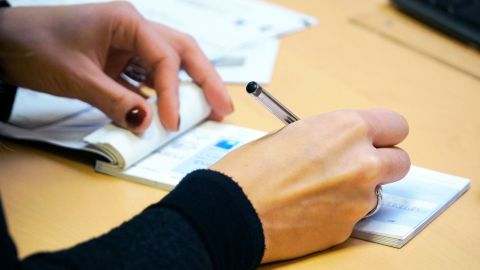 El cheque de la abundancia es fácil de llenar.