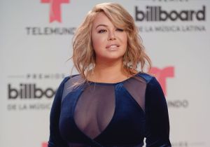 Chiquis Rivera presume sus piernas con look deportivo