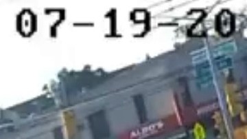 NYPD busca al conductor de este auto