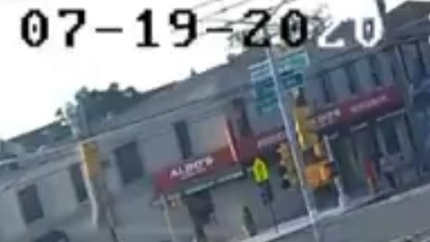 NYPD busca al conductor de este auto