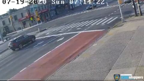 NYPD busca al conductor de este auto