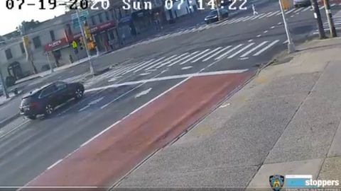 NYPD busca al conductor de este auto