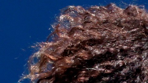 Naomi Osaka de Japón en acción contra Anett Kontaveit de Estonia durante su partido de cuartos de final en el Western and Southern Open en el USTA National Tennis Center en Flushing