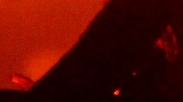 Una vivienda arde en llamas en Hennessey, cerca de Vacaville en California.