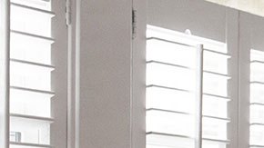 Si usted   ha sido víctima de comportamiento discriminatorio por parte de trabajadores de bienes raíces, repórtelo al  844-862-8703.